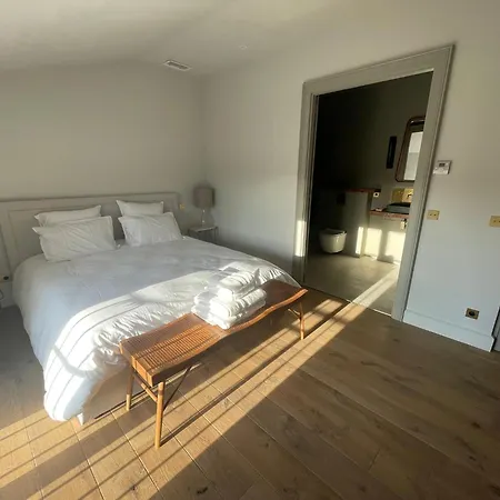 La Traversee Guest house *