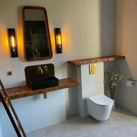 La Traversee Guest house *